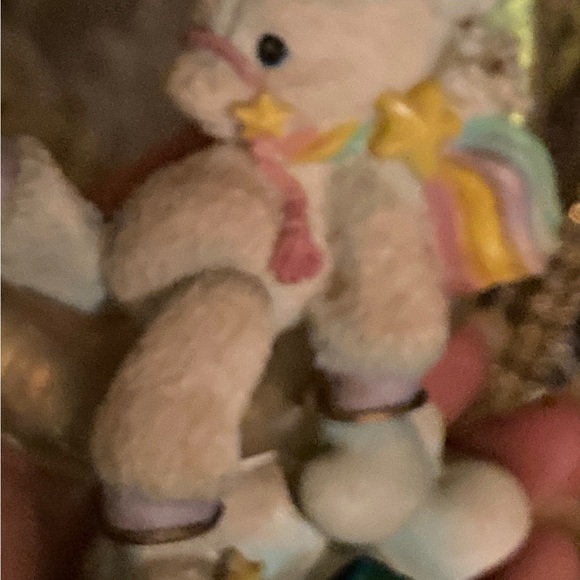 Collectors cute unicorn figurine not ceramic - Picture 3 of 3